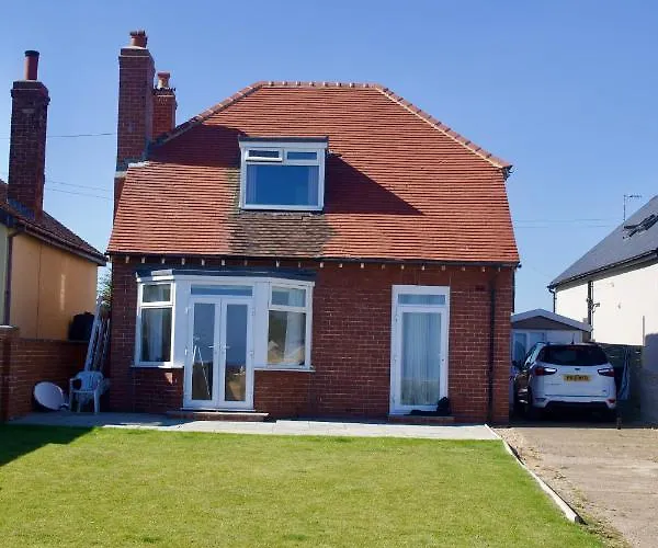 The House - Over Looking Bay Scarborough Villa Cayton