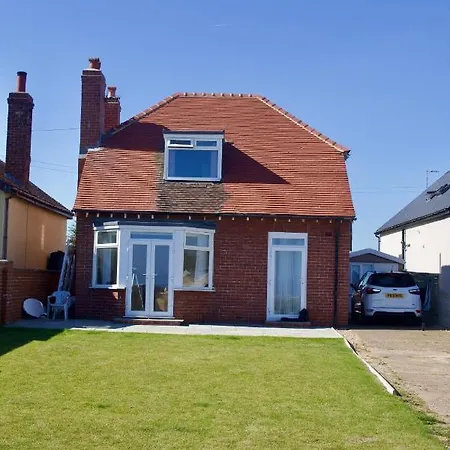 The House - Over Looking Bay Scarborough Villa Cayton
